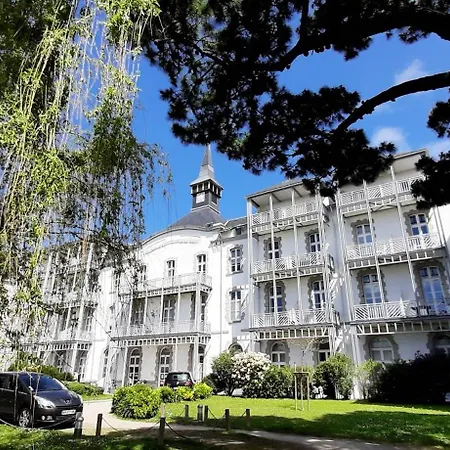 Plein Sud Les Pieds Dans L'eau *